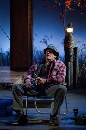 Alzheimer’s Drama ‘The Outgoing Tide’ Is Affectionately Affecting