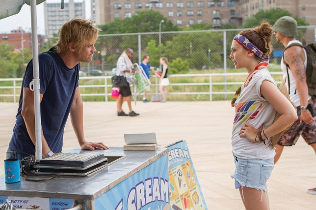 Dakota Fanning and Elizabeth Olsen Are ‘Very Good Girls’