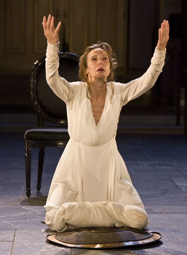 Anne Bogart's 'Trojan Women (After Euripides)' Lacks Oomph