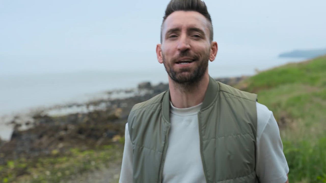 Ryan Hand - Professional Profile, Photos on StarNow - TV Host, Comedian ...