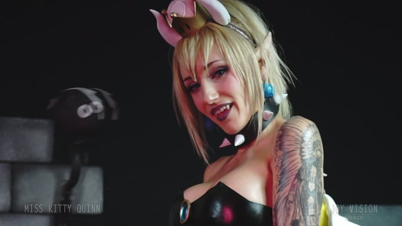 Kitty Quinn - Professional Profile, Photos on Backstage - Model