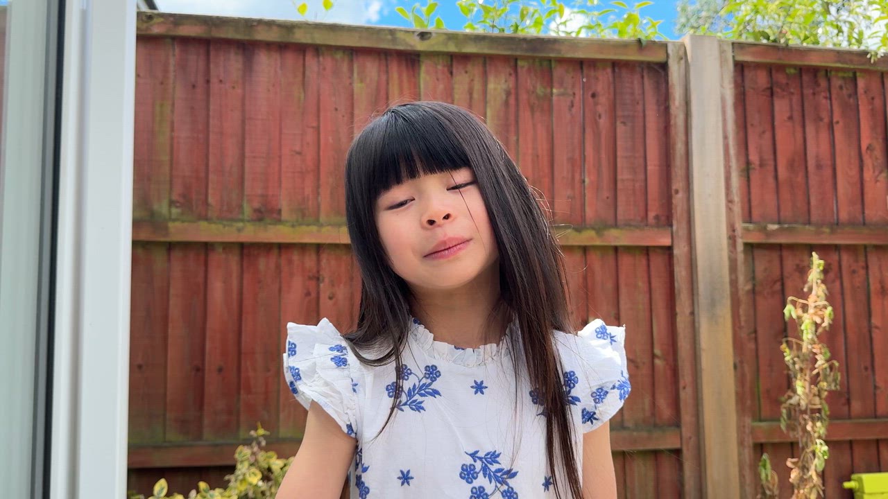 Josie Low - Professional Profile, Photos on Mandy